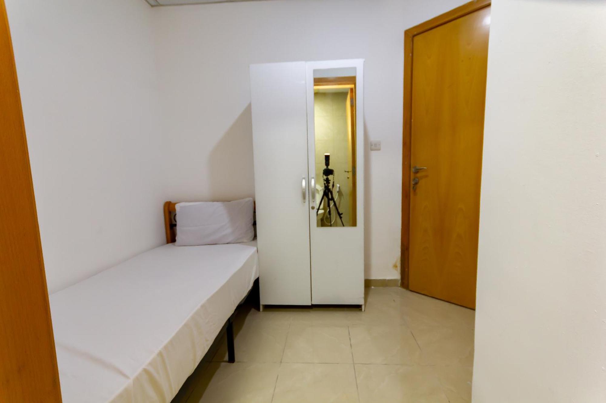 Budget Rooms With Private Bathroom For 'Girls' Only In Dubai, Marina 外观 照片
