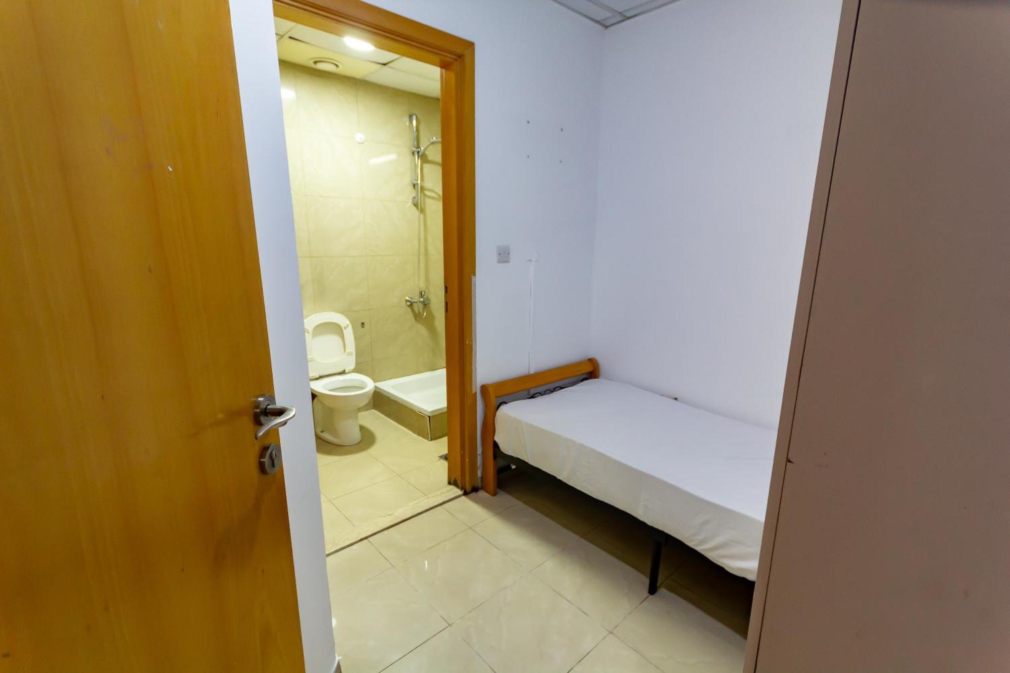 Budget Rooms With Private Bathroom For 'Girls' Only In Dubai, Marina 外观 照片