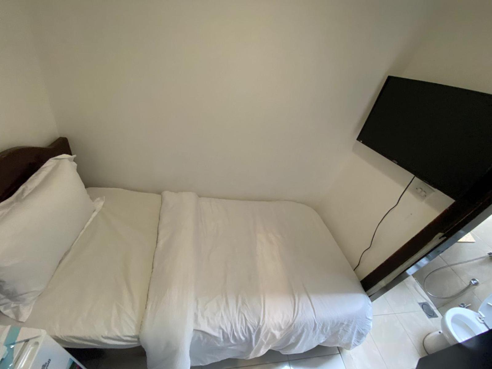 Budget Rooms With Private Bathroom For 'Girls' Only In Dubai, Marina 外观 照片