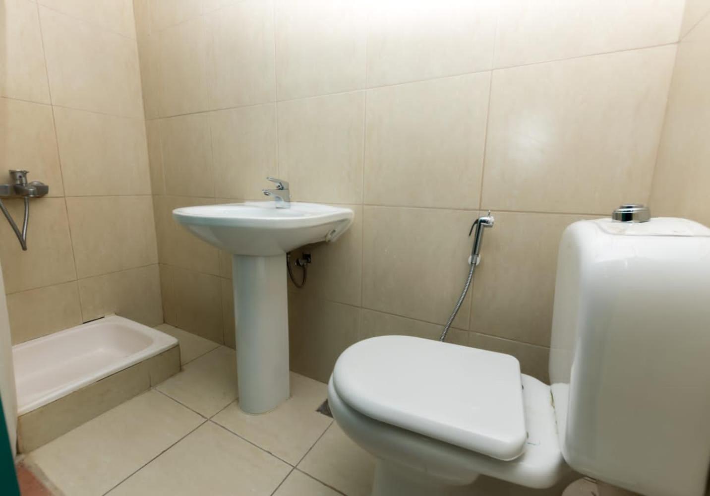 Budget Rooms With Private Bathroom For 'Girls' Only In Dubai, Marina 外观 照片
