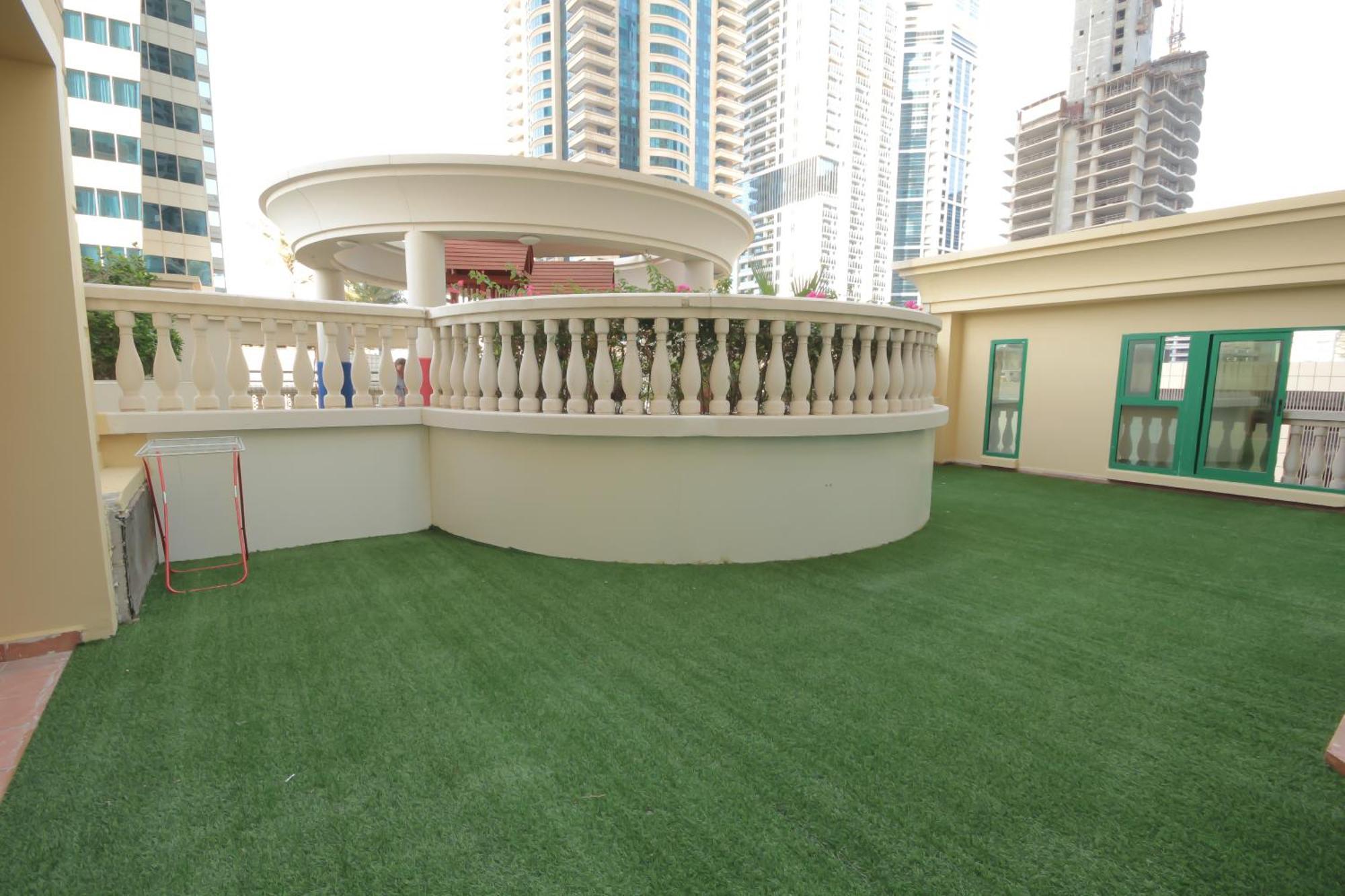 Budget Rooms With Private Bathroom For 'Girls' Only In Dubai, Marina 外观 照片