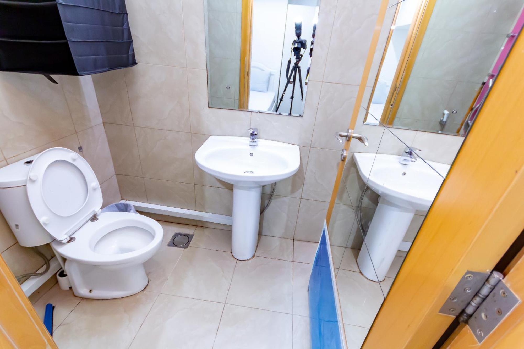 Budget Rooms With Private Bathroom For 'Girls' Only In Dubai, Marina 外观 照片