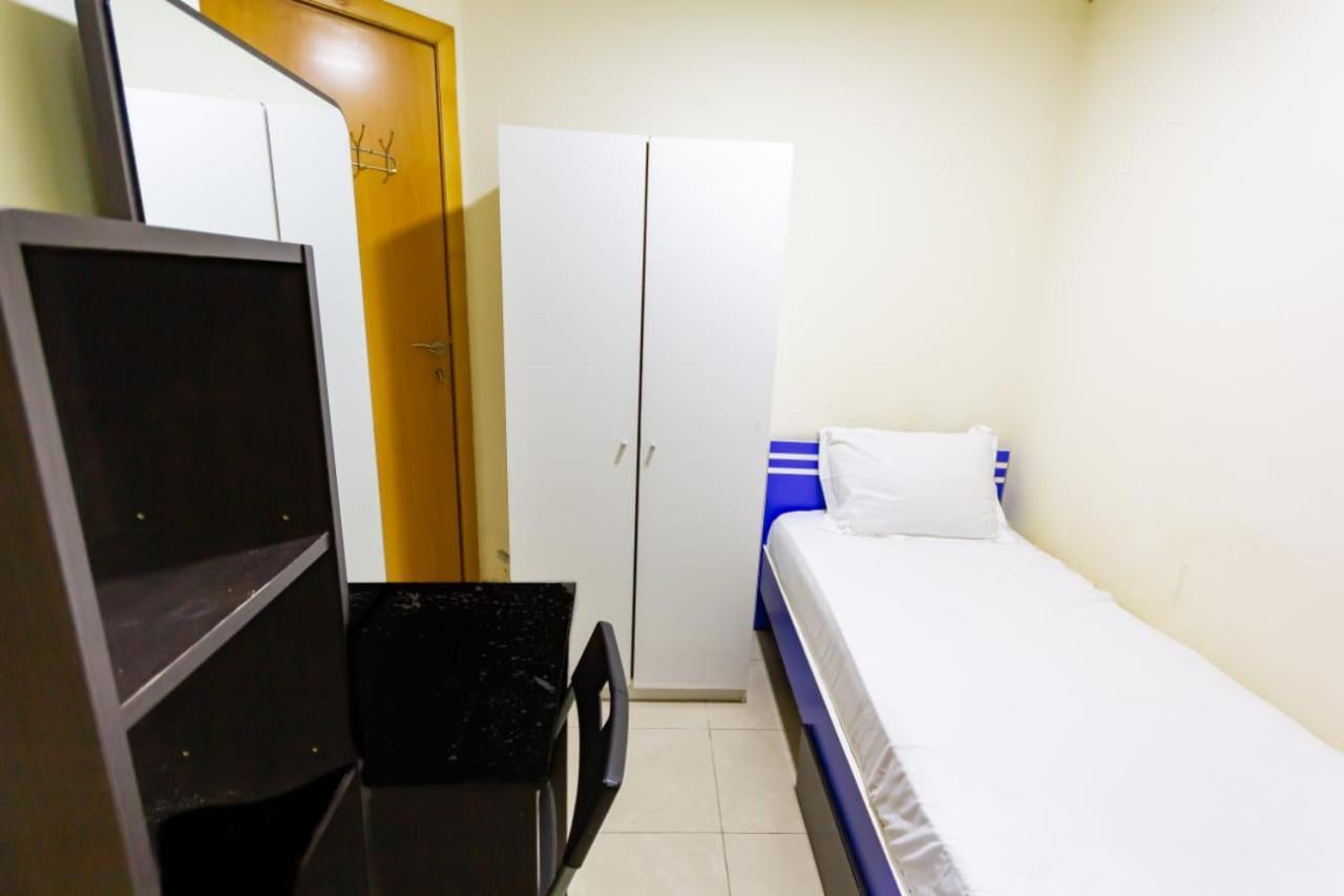 Budget Rooms With Private Bathroom For 'Girls' Only In Dubai, Marina 外观 照片