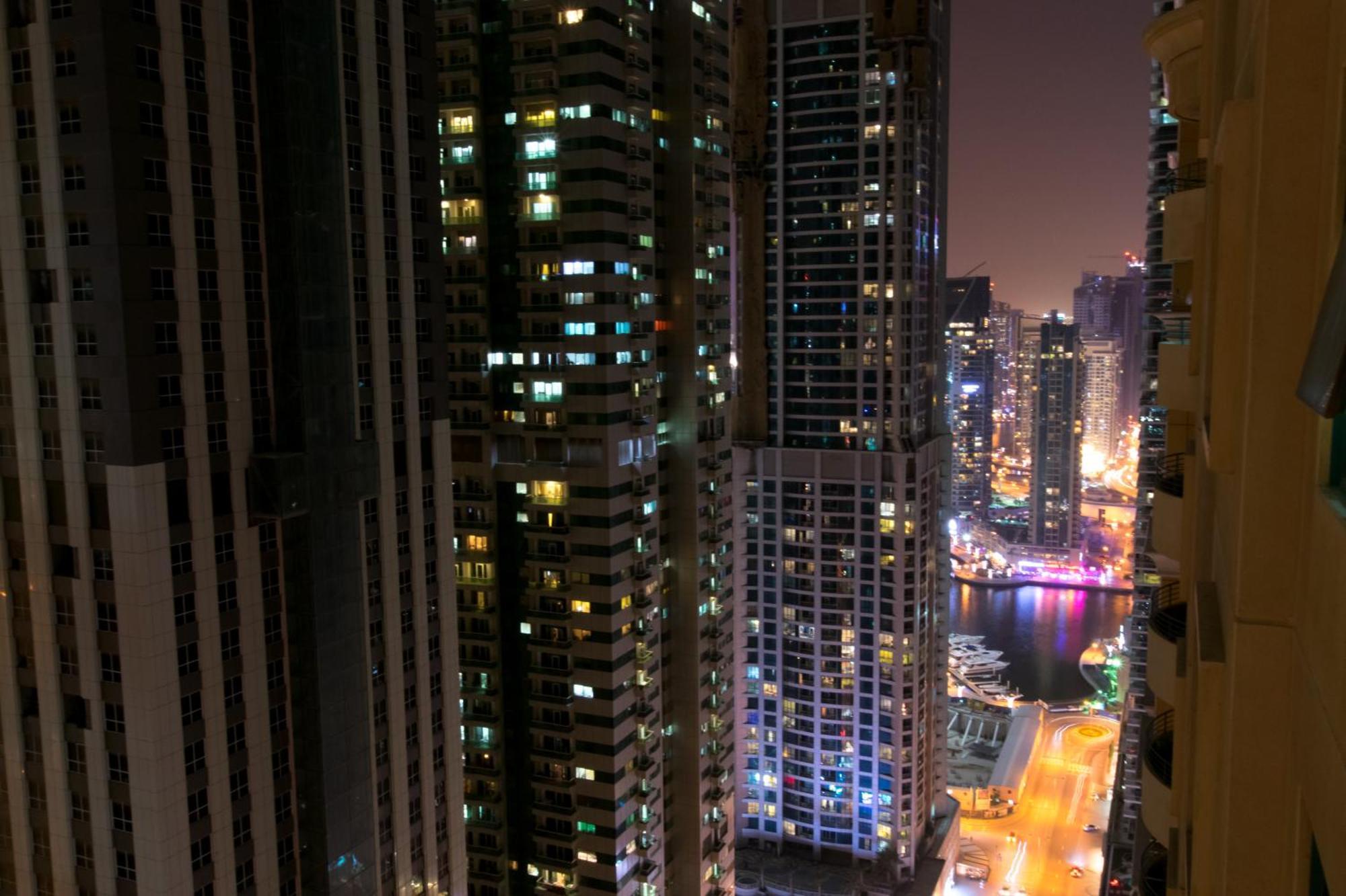 Budget Rooms With Private Bathroom For 'Girls' Only In Dubai, Marina 外观 照片