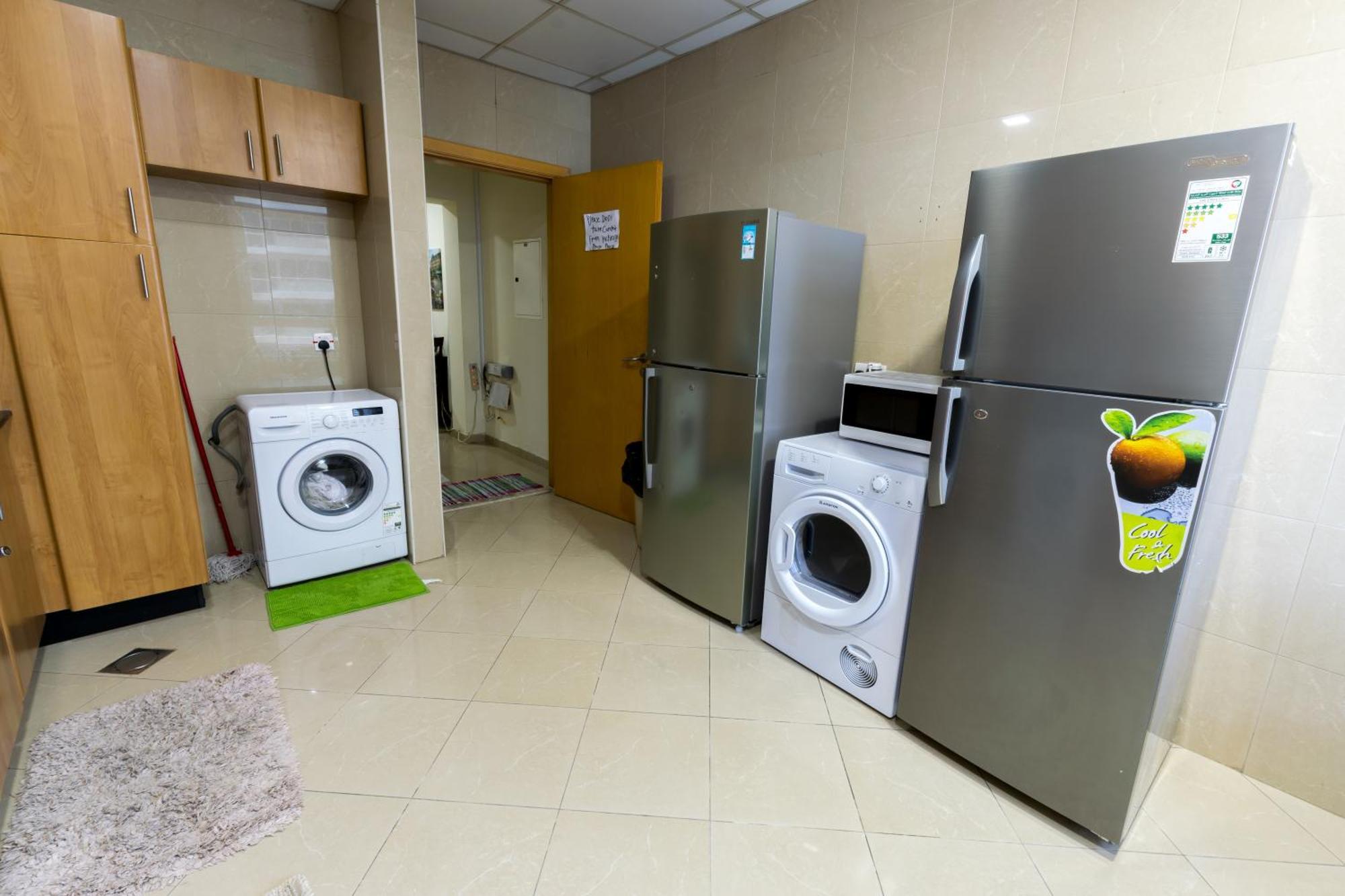 Budget Rooms With Private Bathroom For 'Girls' Only In Dubai, Marina 外观 照片