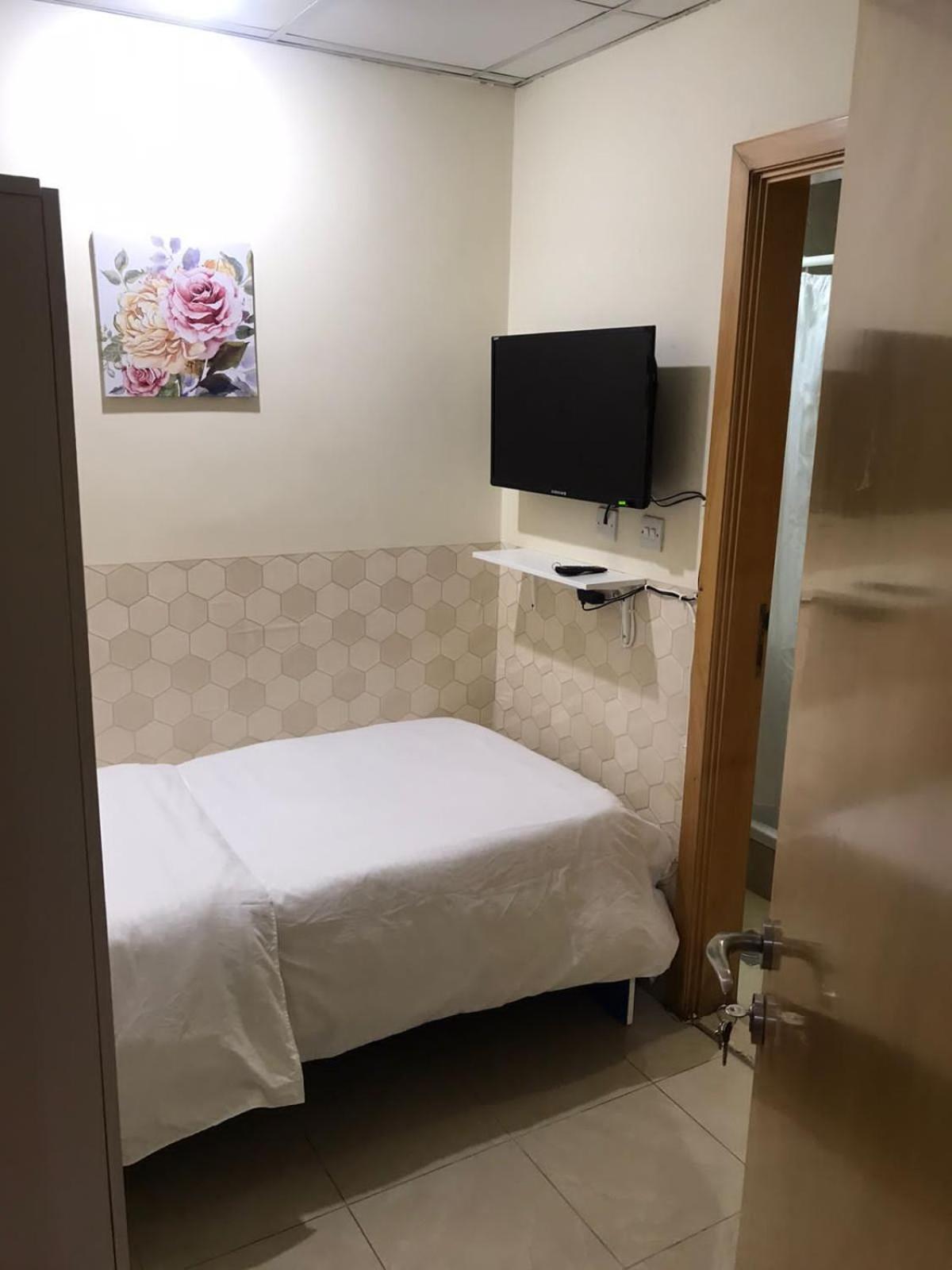 Budget Rooms With Private Bathroom For 'Girls' Only In Dubai, Marina 外观 照片