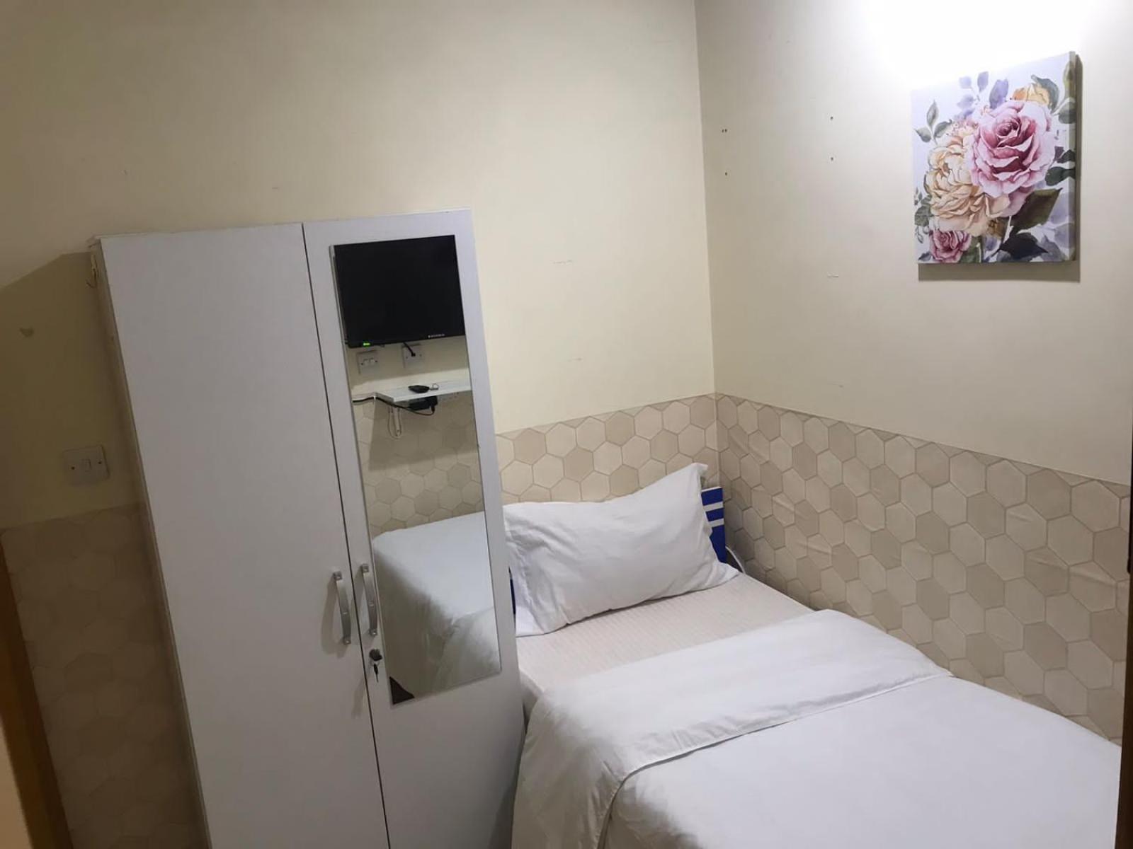 Budget Rooms With Private Bathroom For 'Girls' Only In Dubai, Marina 外观 照片