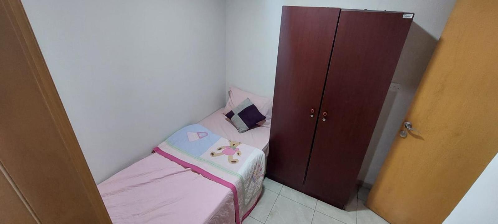 Budget Rooms With Private Bathroom For 'Girls' Only In Dubai, Marina 外观 照片