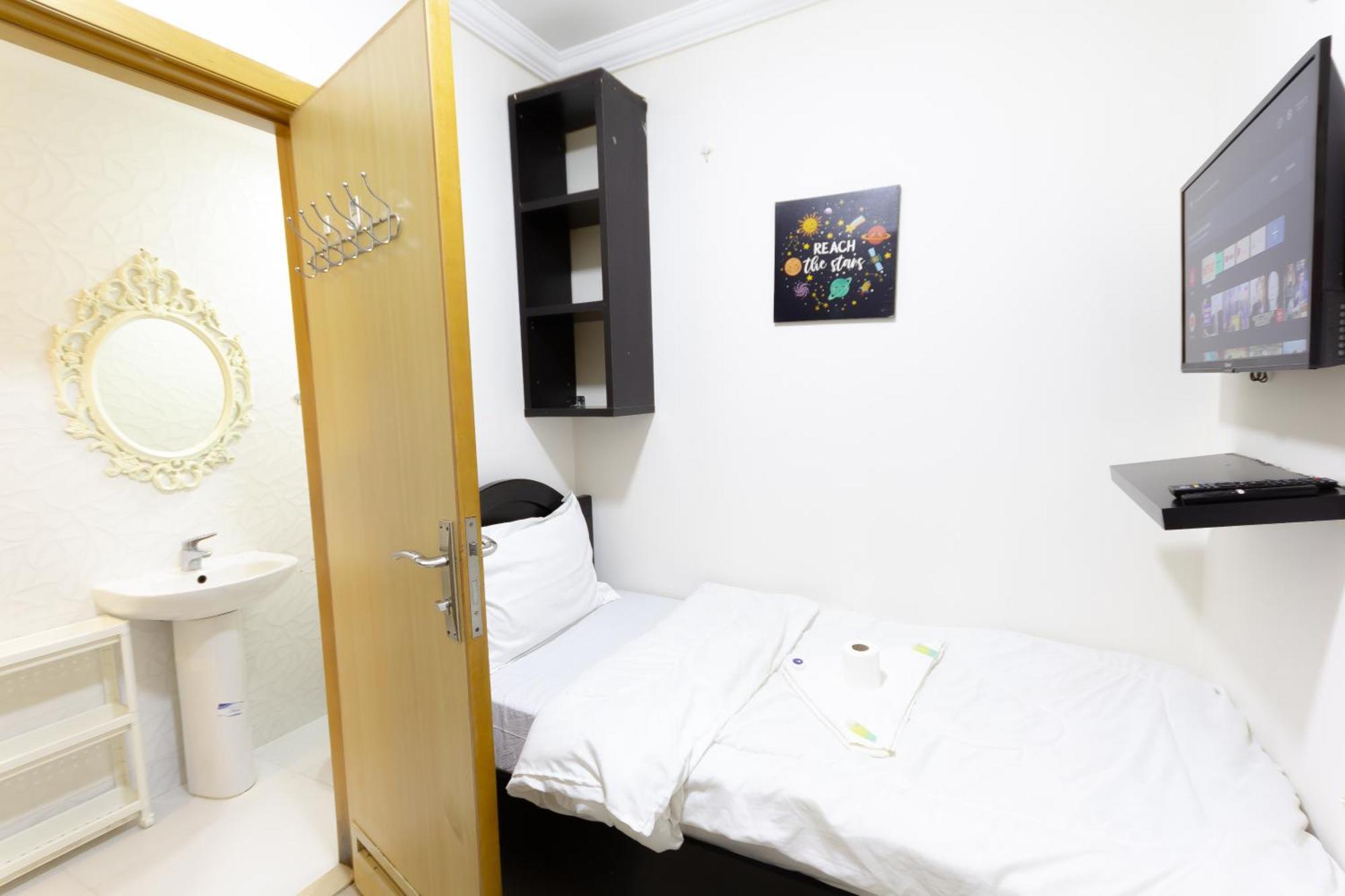 Budget Rooms With Private Bathroom For 'Girls' Only In Dubai, Marina 外观 照片